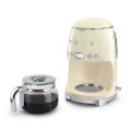 macchina caffe con filtro caraffa con caffe panna lucido
