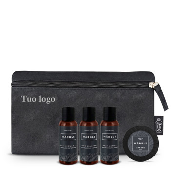 pochette cotone ecologico con kit accoglienza cosmetici hotel