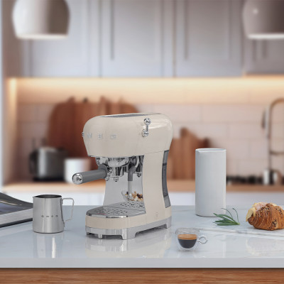 macchina caffe espresso manuale panna lucido composizione