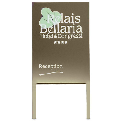totem da esterno segnaletica hotel