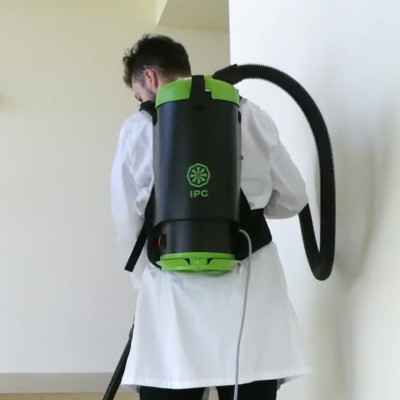 aspirapolvere a zaino pulizia hotel