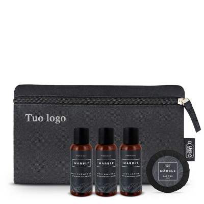 pochette cotone ecologico con kit accoglienza cosmetici hotel