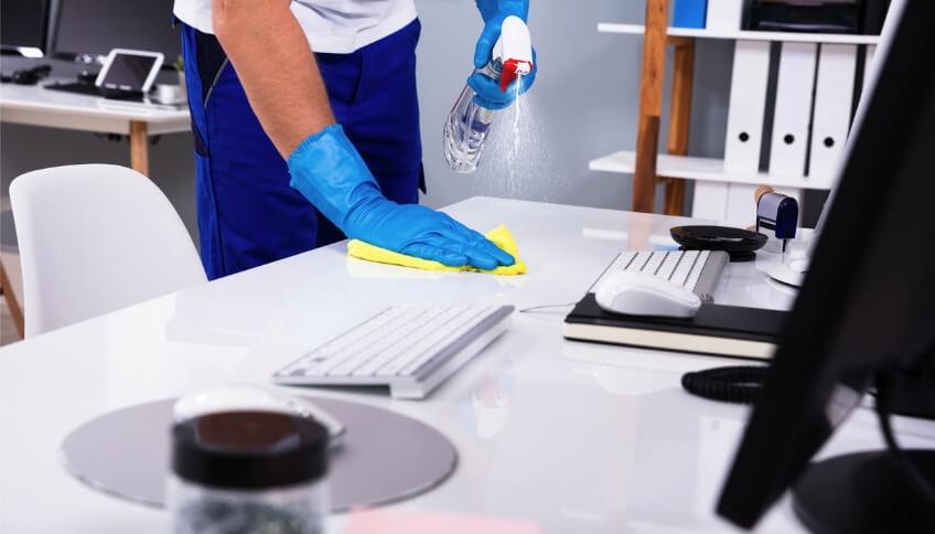 PULIRE E IGIENIZZARE GLI UFFICI CON DETERGENTI PROFESSIONALI